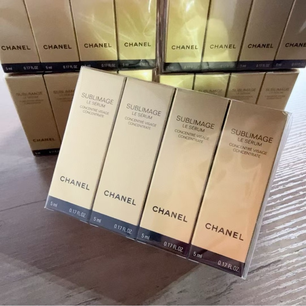 CHANEL Sublimage Le Sérum - Luxurious Gold